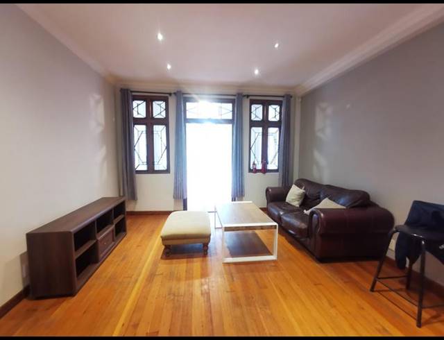 2 BEDROOM APARTMENT FOR SALE IN RONDEBOSCH